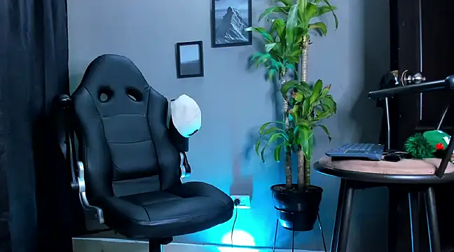 Damian 022 online show from December 21, 6:22 pm