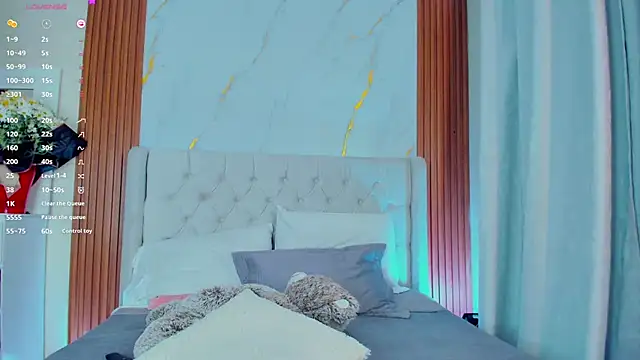 amelie leigh online show from February 14, 3:00 am