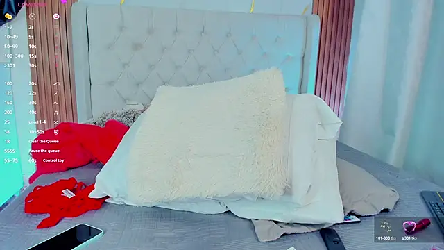 amelie leigh online show from February 13, 5:26 am