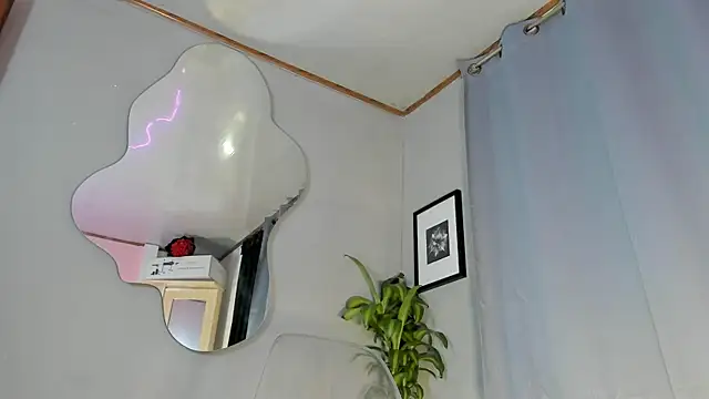 Snapshot of angeli_sexi chatting on September 26, 12:50 am angeli sexi online show from September 26, 12:50 am