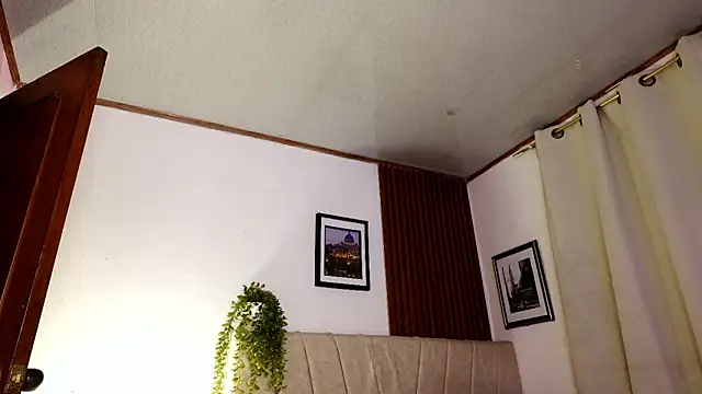 Snapshot of angeli_sexi chatting on July 16, 12:51 am angeli sexi online show from July 16, 12:51 am