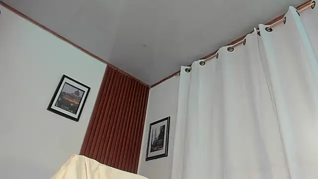 Snapshot of angeli_sexi chatting on June 16, 11:38 pm angeli sexi online show from June 16, 11:38 pm