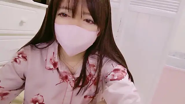 maii- online show from January 14, 1:04 pm