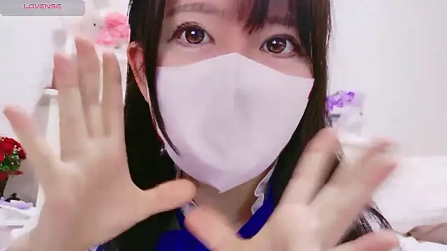 maii- online show from April 7, 1:46 pm