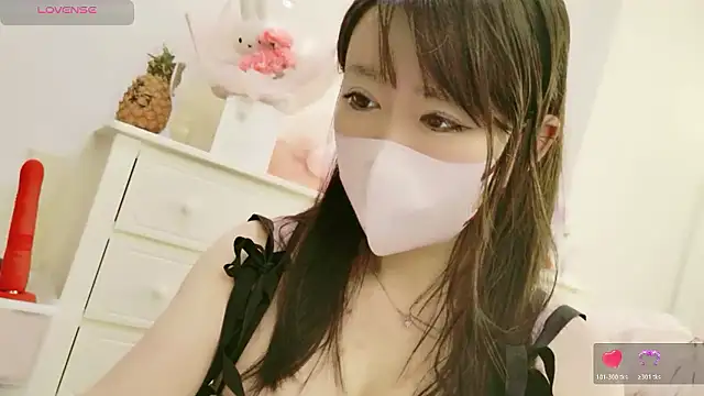 maii- online show from April 18, 9:04 pm