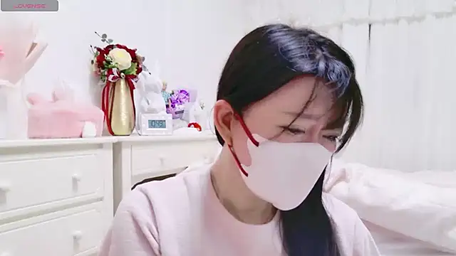 maii- online show from April 9, 1:50 pm