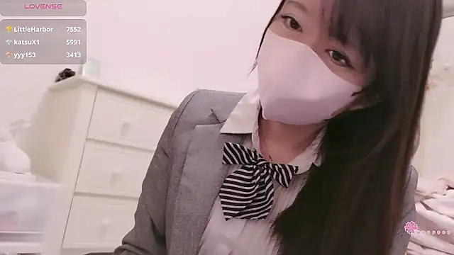 maii- online show from February 21, 9:06 pm