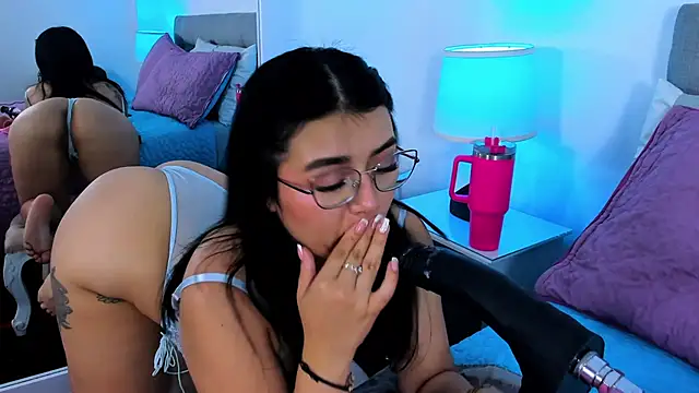 Samantha  Vega online show from December 3, 8:30 pm