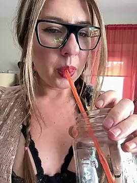 sophielove888 online show from March 21, 6:29 pm