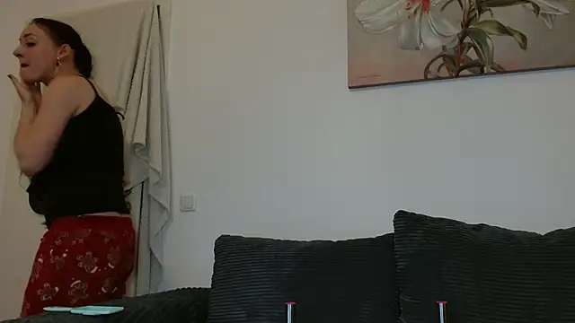 Snapshot of Jasmin-White chatting on November 19, 1:22 pm Jasmin-White online show from November 19, 1:22 pm