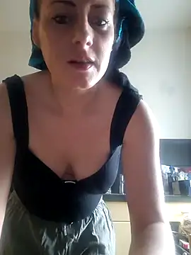 Snapshot of Jasmin-White chatting on February 21, 5:42 pm Jasmin-White online show from February 21, 5:42 pm