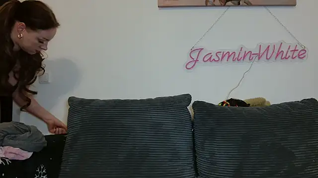 Jasmin-White online show from February 24, 2:01 am