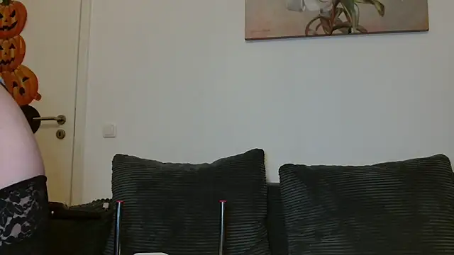 Snapshot of Jasmin-White chatting on November 16, 1:27 pm Jasmin-White online show from November 16, 1:27 pm