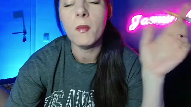 Jasmin-White online show from March 29, 8:32 pm