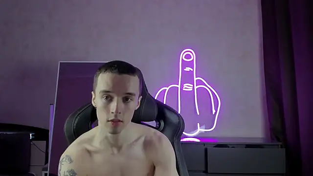 Snapshot of MasonWarholl chatting on January 10, 7:35 am MasonWarholl online show from January 10, 7:35 am