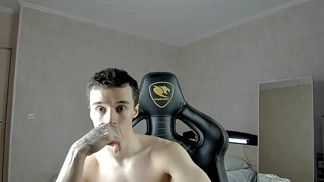 Snapshot of MasonWarholl chatting on February 9, 8:45 pm MasonWarholl online show from February 9, 8:45 pm