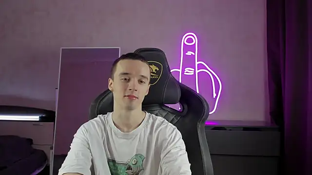 Snapshot of MasonWarholl chatting on January 9, 5:43 pm MasonWarholl online show from January 9, 5:43 pm