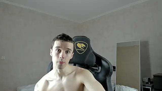 Snapshot of MasonWarholl chatting on January 28, 4:39 am MasonWarholl online show from January 28, 4:39 am