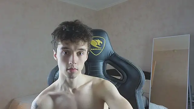 Snapshot of MasonWarholl chatting on November 14, 2:32 pm MasonWarholl online show from November 14, 2:32 pm