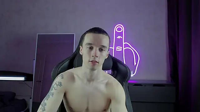 Snapshot of MasonWarholl chatting on January 10, 4:33 am MasonWarholl online show from January 10, 4:33 am