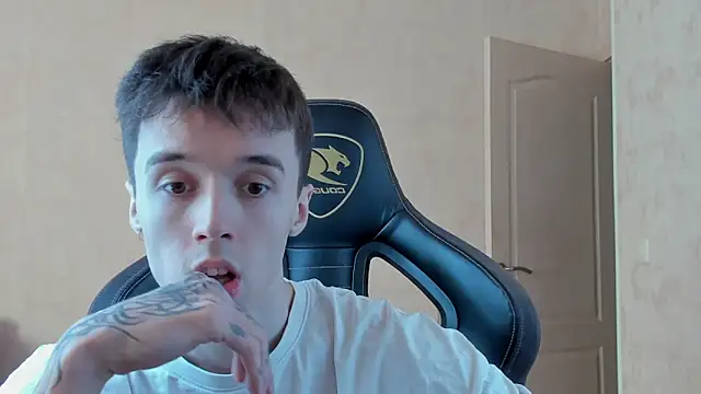 MasonWarholl online show from April 9, 3:29 pm