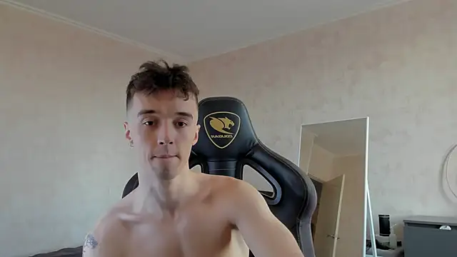 Snapshot of MasonWarholl chatting on September 8, 2:16 pm MasonWarholl online show from September 8, 2:16 pm