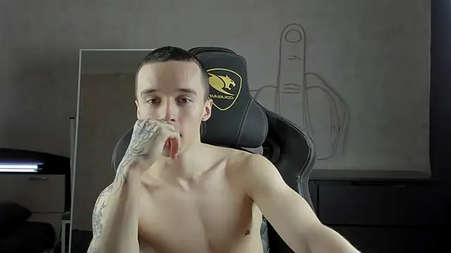 Snapshot of MasonWarholl chatting on January 6, 4:26 am MasonWarholl online show from January 6, 4:26 am