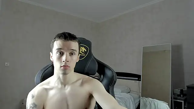 Snapshot of MasonWarholl chatting on January 28, 1:29 am MasonWarholl online show from January 28, 1:29 am