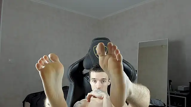 Snapshot of MasonWarholl chatting on January 30, 6:00 pm MasonWarholl online show from January 30, 6:00 pm