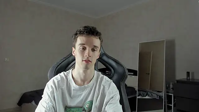 Snapshot of MasonWarholl chatting on March 19, 6:12 pm MasonWarholl online show from March 19, 6:12 pm