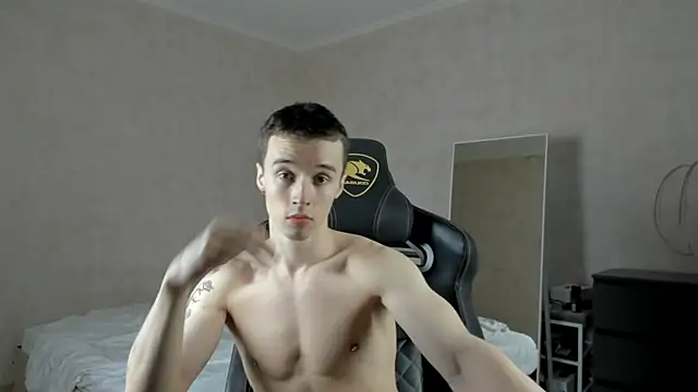 Snapshot of MasonWarholl chatting on January 26, 2:35 am MasonWarholl online show from January 26, 2:35 am