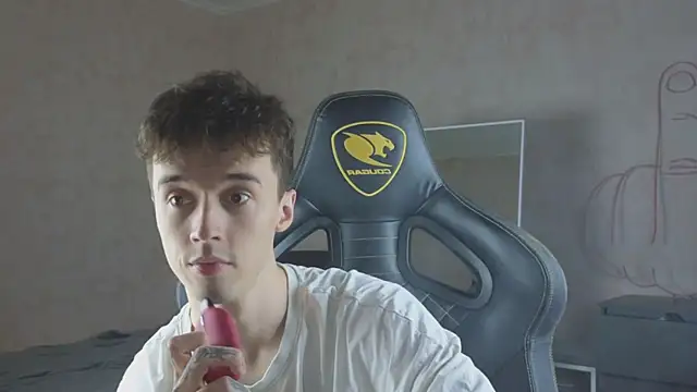 Snapshot of MasonWarholl chatting on October 18, 10:12 pm MasonWarholl online show from October 18, 10:12 pm