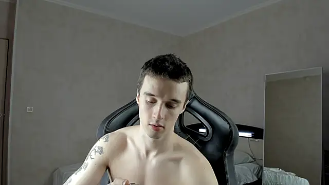 Snapshot of MasonWarholl chatting on February 10, 2:52 am MasonWarholl online show from February 10, 2:52 am