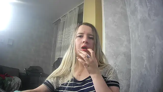 Snapshot of ViolaCandy chatting on November 20, 2:40 pm ViolaCandy online show from November 20, 2:40 pm
