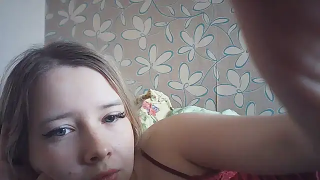 Snapshot of ViolaCandy chatting on May 8, 6:39 am ViolaCandy online show from May 8, 6:39 am
