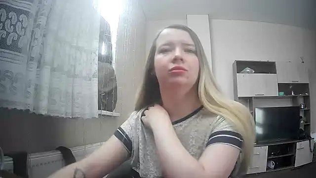 Snapshot of ViolaCandy chatting on October 25, 4:44 am ViolaCandy online show from October 25, 4:44 am