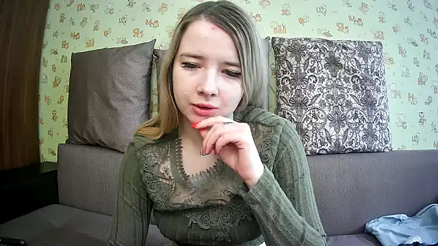 Snapshot of ViolaCandy chatting on March 11, 5:46 am ViolaCandy online show from March 11, 5:46 am