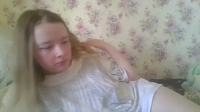 Snapshot of ViolaCandy chatting on June 29, 3:57 am ViolaCandy online show from June 29, 3:57 am