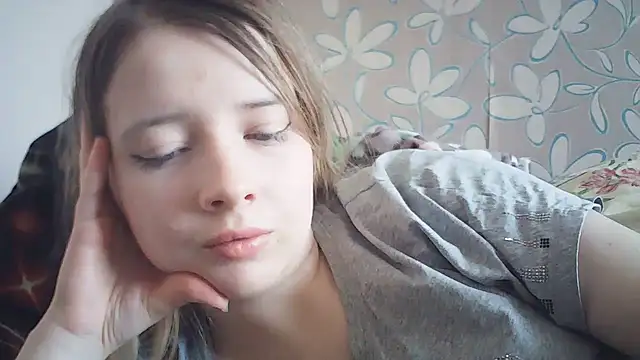 Snapshot of ViolaCandy chatting on May 27, 4:53 am ViolaCandy online show from May 27, 4:53 am