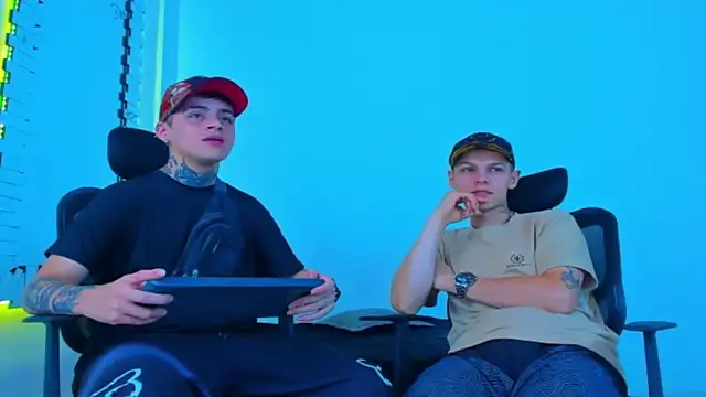 HOT boy2025 online show from November 13, 4:38 am