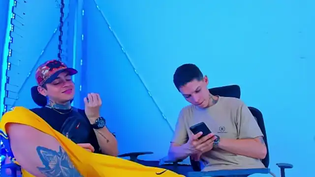 HOT boy2025 online show from October 21, 1:27 am