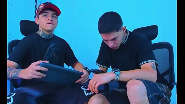 HOT boy2025 online show from November 16, 2:05 am