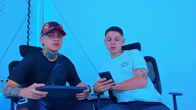 HOT boy2025 online show from November 4, 10:02 pm