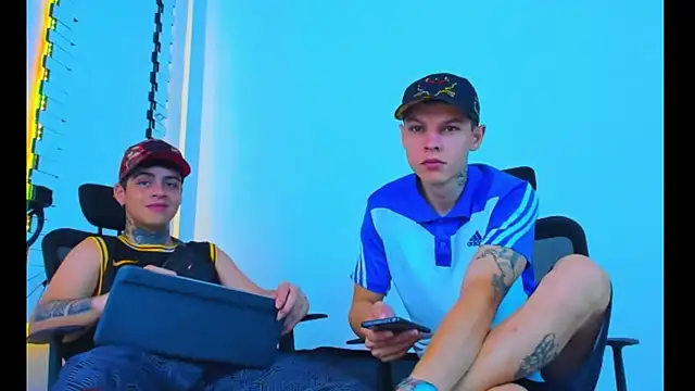 HOT boy2025 online show from November 30, 4:57 am