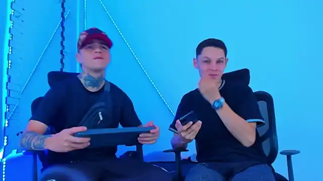 HOT boy2025 online show from November 1, 7:30 pm