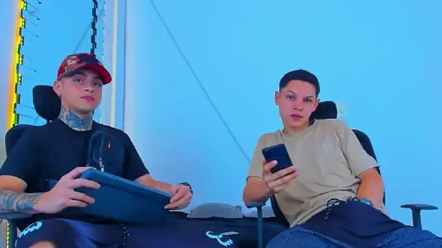 HOT boy2025 online show from November 2, 4:34 pm