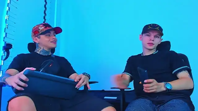 HOT boy2025 online show from December 5, 12:48 pm