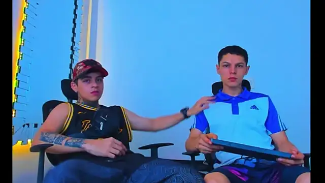 HOT boy2025 online show from November 30, 5:03 pm