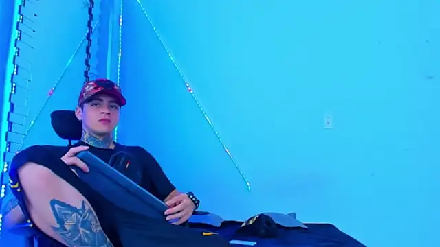 HOT boy2025 online show from October 7, 7:26 pm