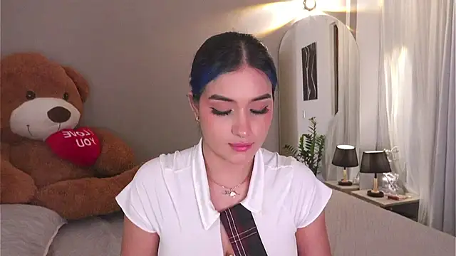 AnnyHizzle online show from November 2, 5:12 am